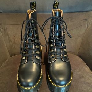 Doc Martens Leona Vintage Smooth Black Boot - Size 7